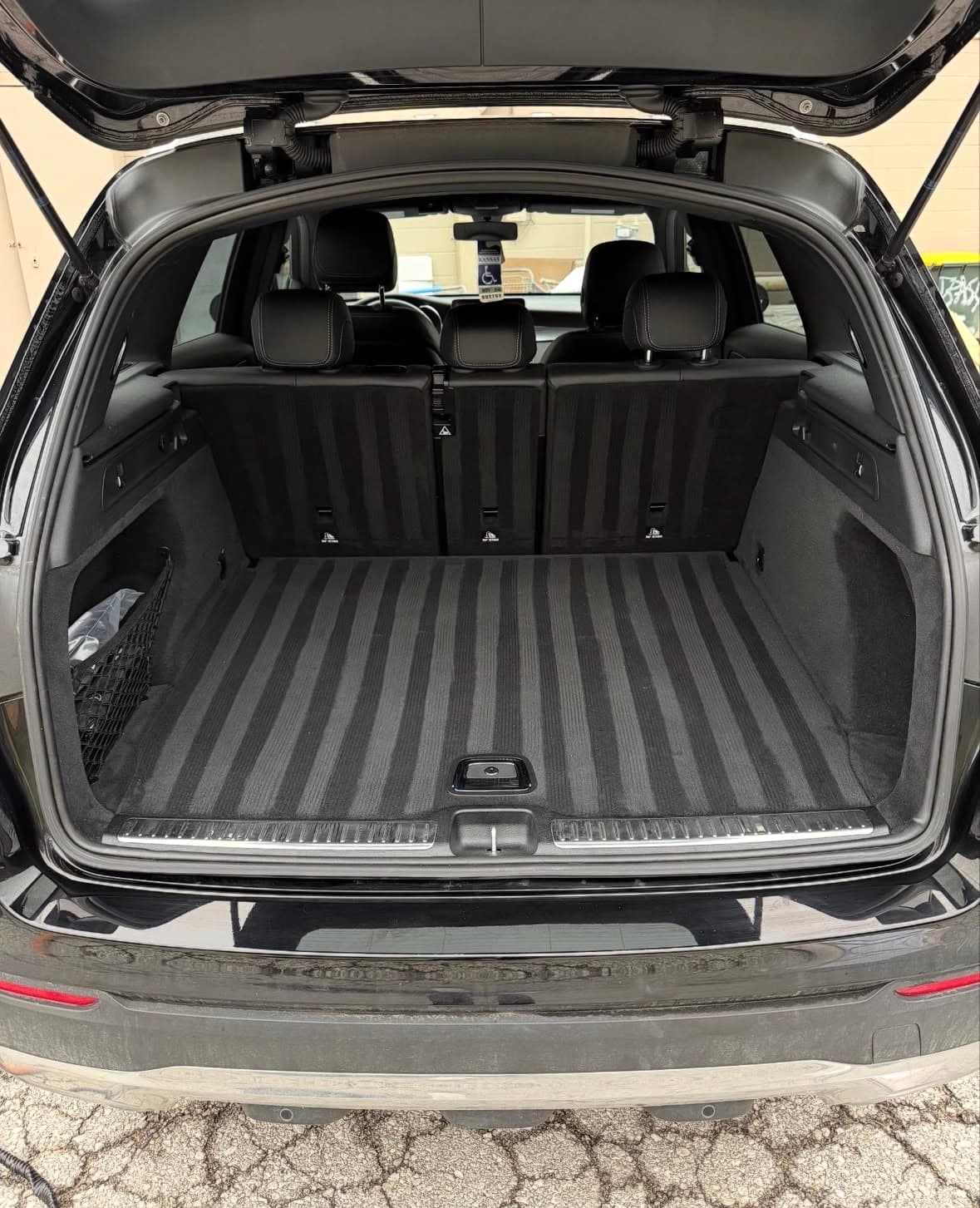 Mercedes SUV - Interior Detail